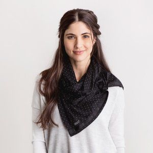 NWT Nuroo Nursing Scarf (Black)
